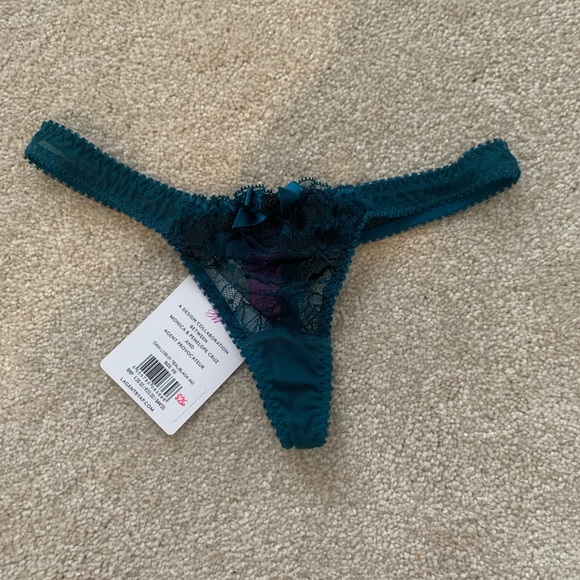 AGENT PROVOCATEUR Thongs - Picture 1 of 8